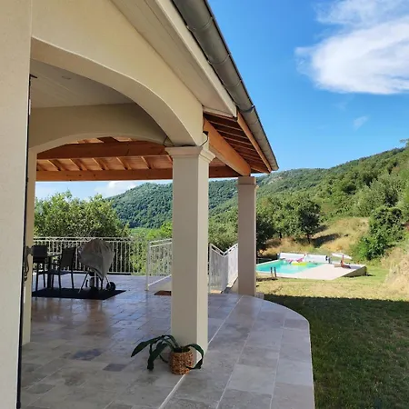 Grande Avec Piscine Chauffee Et Privee Villa *