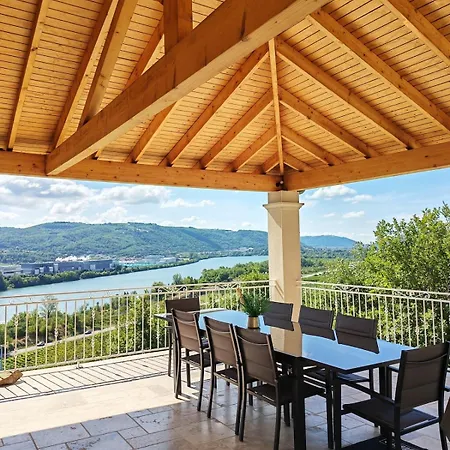 Grande Avec Piscine Chauffee Et Privee Villa Andance
